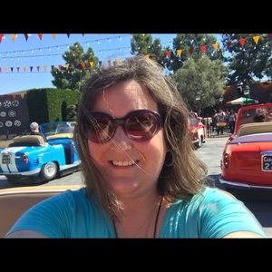 Meet your Posher, Lori